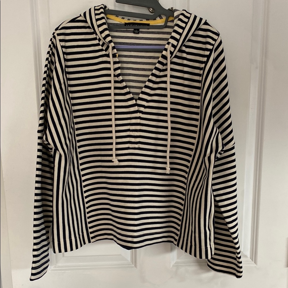 NWOT Jane and Delancey black and cream stripped hoodie in large
